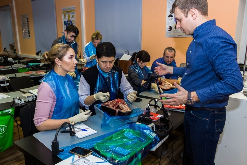 Атравматичное удаление зубов и методики наложения швов