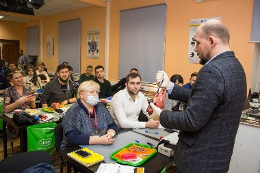 Атравматичное удаление зубов и методики наложения швов